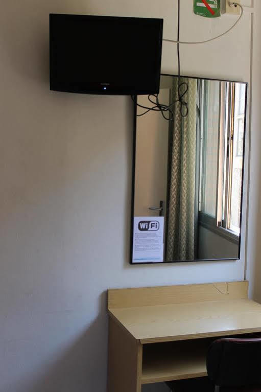 Hotel Climent Barcelona Exterior photo